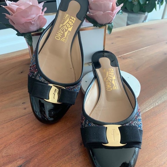 Ferragamo slides - Picture 1 of 2